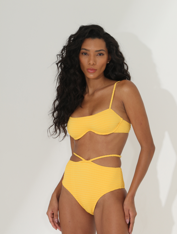 Tanga Biquíni Alta Cut Out Amarelo Canário